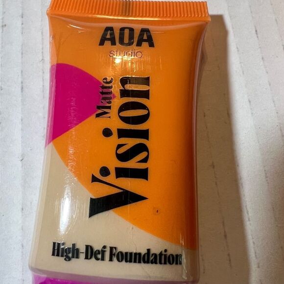AOA Studio Matte Vision High Definition Liquid Foundation‎ 1 0z 30 ml ( 2 Tubes) - Picture 3 of 5
